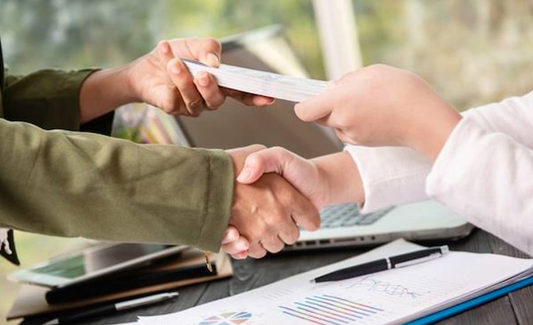 Which Is Better for Your Company: Personal Loan or Business Loan?